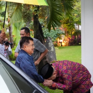 Momen Idulfitri: Wali Kota Makassar Minta Wejangan Khusus JK untuk Masa Depan Kota