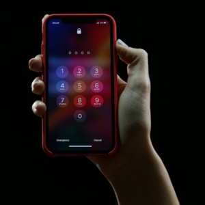 HP Panas Padahal Gak Main Game? Waspada, Mungkin Ada "Tamu Tak Diundang" Lagi Ngintip