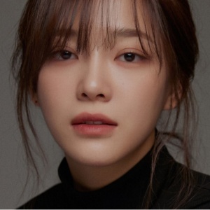 Tinggalkan Jellyfish, Kim Sejeong Resmi Gabung Agensi Aktor Lee Byung Hun