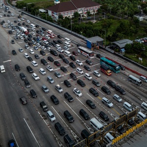 Tol Banyumanik Dipadati Arus Balik Menuju Jakarta