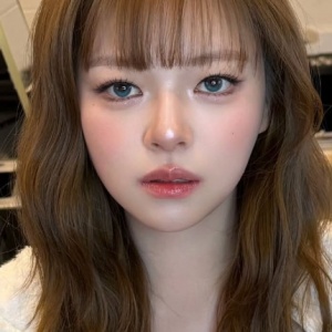 4 Ide OOTD Outerwear ala Jeongyeon TWICE untuk Daily Look Lebih Modis!