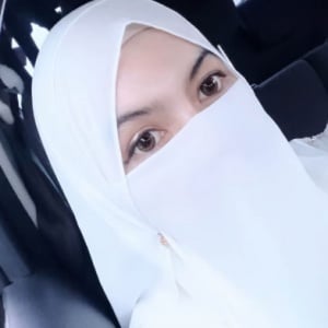 Gaun Pengantin di Sidang Cerai: Makna Mengejutkan di Balik Pilihan Wardatina Mawa