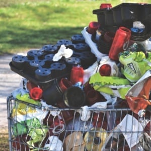 Jejak Yang Tertinggal: Sampah dan Harga Lingkungan dari Euforia Wisata