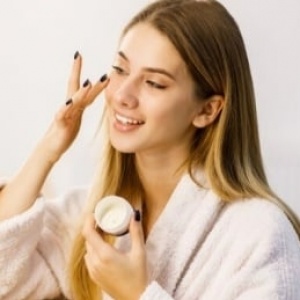 Urutan Skincare Wardah untuk Kulit Cerah dan Bercahaya, Bye-bye Kusam