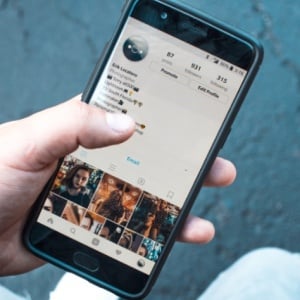 Instagramable Tapi Tak Nyaman: Sebuah Paradoks Liburan Era Digital