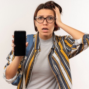 8 Cara Menghidupkan HP yang Mati Total Tanpa Tombol Power dan Volume