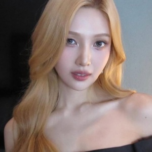 4 Ide Gaya OOTD Dress ala Joy Red Velvet, Tampil Manis di Semua Kesempatan!