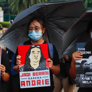 Aksi Kamisan ke-902 Soroti Teror Air Keras, Aktivis Desak Usut Tuntas Kasus Andrie Yunus