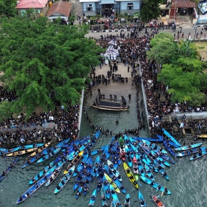 Ritual Laut Semana Santa Warnai Jumat Agung di Larantuka