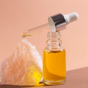 7 Serum Vitamin C Terbaik 2026 untuk Bekas Jerawat Membandel, Wajah Auto Cerah