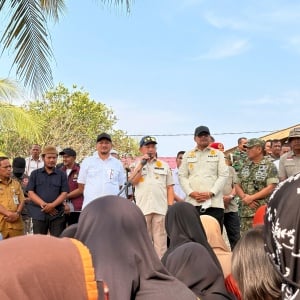 Menjangkau Area Terisolir, Tito Pastikan Bantuan Tersalurkan dan Kebutuhan Warga Terpenuhi