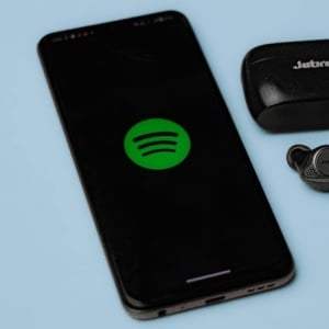 Uninstall Spotify? Duh, Nanti Kenangan Lofi dan Wrapped-ku Gimana?