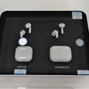 TWS Apple AirPods 4: Musik Terasa Lebih Dekat, Lebih Hening, dan Personal