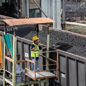 Harga DMO Batu Bara Dirombak, Apa Dampaknya bagi PTBA dan PLN?