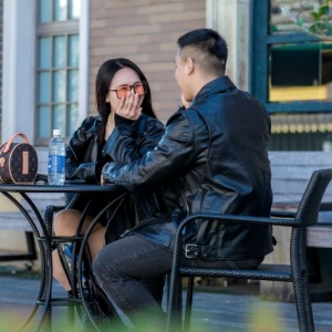 Layar Bukan Segalanya: Ketika "Ketemu Langsung" Lebih Ampuh dari Seribu Emoji