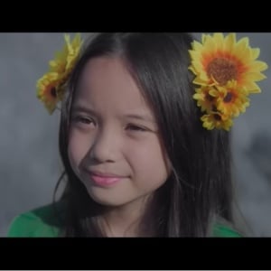 Lagu Gala Bunga Matahari: Merefleksikan Kehilangan dan Kerinduan Mendalam