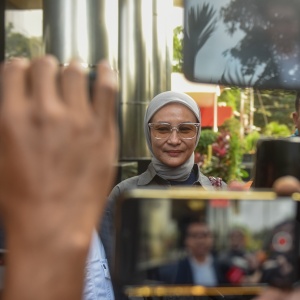 KPK Periksa Istri Ono Surono, Bantah Kenal Bupati Bekasi Nonaktif Ade Kuswara