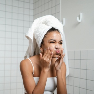 Dompet Siswa Senyum, Jerawat Kabur: 5 Sabun Muka Murah yang Hasilnya Mewah!