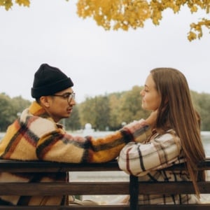 Sentuhan Fisik untuk Perempuan: Bikin Gagal Move On atau Cuma Reaksi Oksitosin?