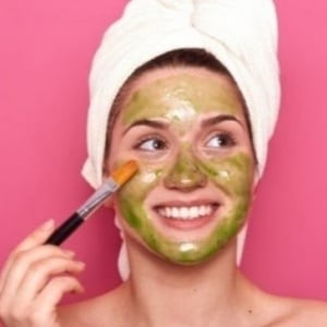 4 Gel Mask Size 100 Gr, Berikan Efek Cooling dan Calming untuk Kemerahan