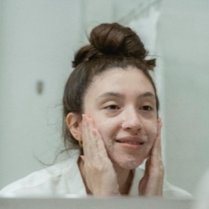 4 Acne Low pH Cleanser Rp30 Ribuan Solusi Atasi Jerawat pada Kulit Sensitif