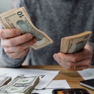 Dibayar Sesuai UMR, Kenapa Tetap Kekurangan? Realita yang Jarang Dibahas