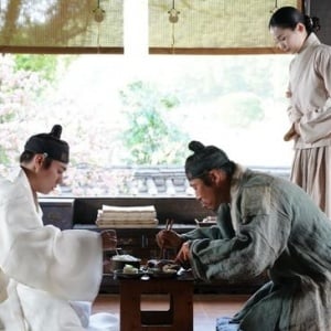 Sinopsis The King's Warden, Raja Muda Diasingkan ke Desa Terpencil