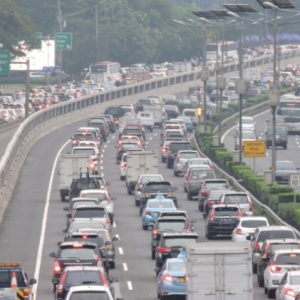 AI di Balik Lampu Merah: Solusi Cerdas atau Sekadar Jargon Estetik Penambal Macet?
