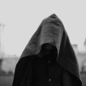 Sosok Berkepala Lancip di Rumpun Bambu Dekat Halaman Belakang Rumah Pakpuh