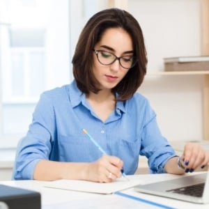 "Skripsi yang Baik Adalah Skripsi yang Selesai": Curhat Mantan Mahasiswa Si Paling Perfeksionis