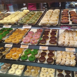 Transformasi Gerai Donat: Menu Makin Variatif dan Punya Teknologi Self-Ordering