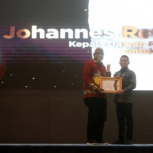 Bupati Mimika Johannes Rettop Raih KWP Award 2026, Kepala Daerah Paling Inovatif