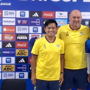 Bojan Hodak Bangga Beckham Putra Nugraha Raih Gelar Sarjana