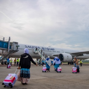 Kloter Pertama Haji 2026 Berangkat Serentak, Ribuan Jamaah Mulai Diterbangkan