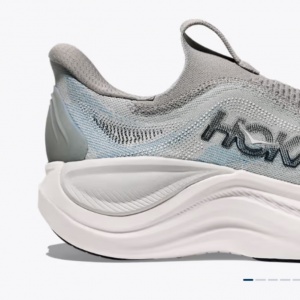 Sepatu Lari untuk 'Easy Run': 5 Merek yang Bikin Lari Santai Terasa Lebih Menyenangkan