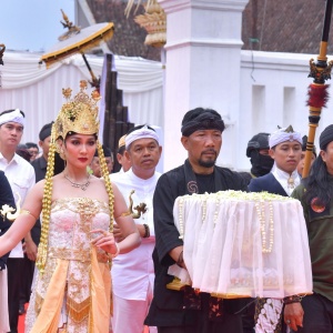 Sentil Penataan Keraton, KDM: Jangan Buru-Buru Pikir Wisata, Urus Lembur dan Kota Dulu
