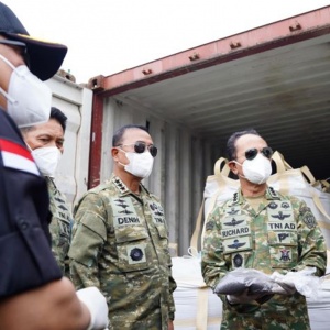 TNI AL Gagalkan Penyelundupan Puluhan Kontainer Mineral Ilegal di Batam