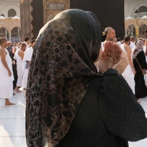 Tampil Elegan di Hari Raya, Koleksi Hijab Ini Angkat Kerinduan pada Keindahan Tanah Suci