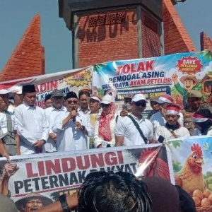 Di Balik Aksi Bagi 1 Juta Butir di Blitar, Ada Jeritan Peternak yang Tercekik Harga Pakan