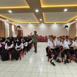 Perangi Hoaks di Medsos, Puluhan Siswa SMKN 1 Cilegon Digembleng Ilmu Jurnalistik