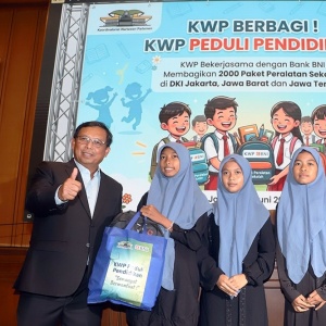 KWP Bareng BNI Salurkan 2000 Paket Alat Sekolah di Tiga Daerah