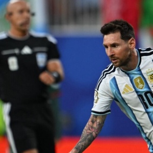 Lolos dari Tekel Horor Tanpa Kartu Merah, Bukti FIFA Pilih Kasih ke Lionel Messi?
