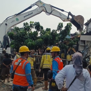 Urai Kemacetan dan Tata Kota, Kawasan Keluar Tol Pasirkoja Bandung Kini Mulai Disterilkan