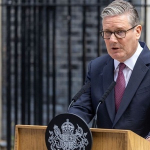 Tangis Tertahan Keir Starmer: Mundur sebagai PM Inggris, Tekanan Partai Jadi Pemicu
