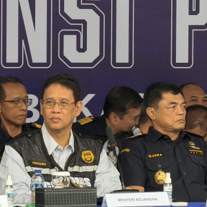 Teknologi AI Bikin Purbaya Lebih Cepat Endus Pakaian Bekas Impor Ilegal