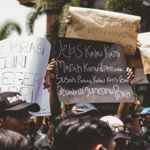 Uang dan Kerusakan Integritas: Seberapa Murah Harga Kehormatan Kita?