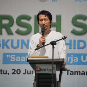 PTBA Angkut 1,56 Ton Sampah dari Sungai Enim, Tebar Ribuan Benih Ikan Pulihkan Ekosistem