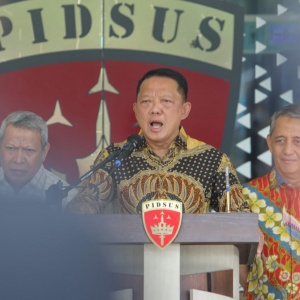 Jangan 'Jeruk Makan Jeruk!', DPR Minta Kasus Eks Jampidsus Febrie Tak Ditangani Mantan Anak Buahnya