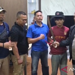 Terekam CCTV dan Viral di Medsos, Remaja Pengancam Pakai Golok di Citeureup Diringkus Polisi