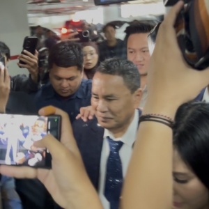 Didampingi Hotman Paris, Eks Jampidsus Febrie Adriansyah Lolos dari Penahanan Usai Diperiksa 10 Jam